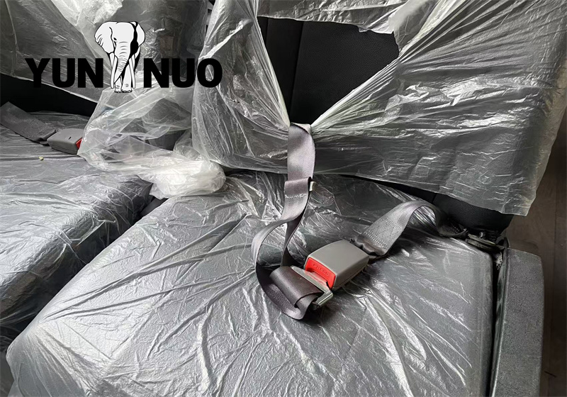 The Yutong ZK6122HQ9A bound for Zimbabwe is about to depart副本