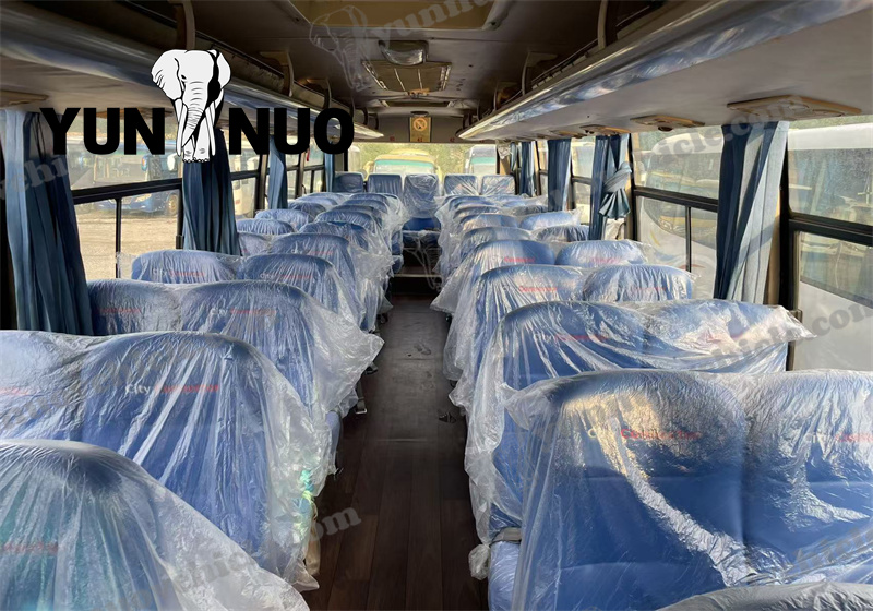 The Yutong bus bound for Zimbabwe is ready to set sail副本