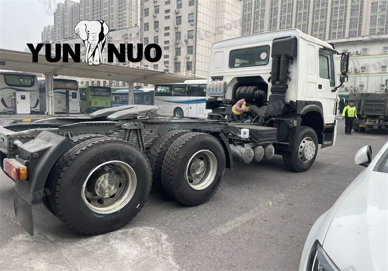 HOWO Tractor Trucks to be Shipped to the Democratic Republic of the Congo副本