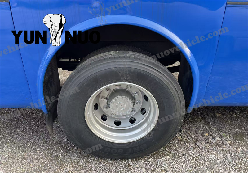 The Yutong bus bound for Zimbabwe is ready to set sail副本