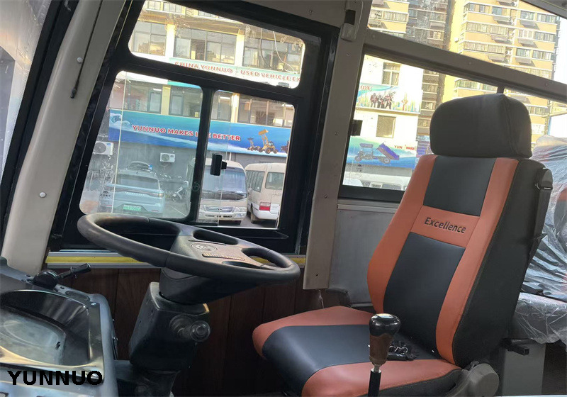 Yutong ZK6932D (Front Engine)