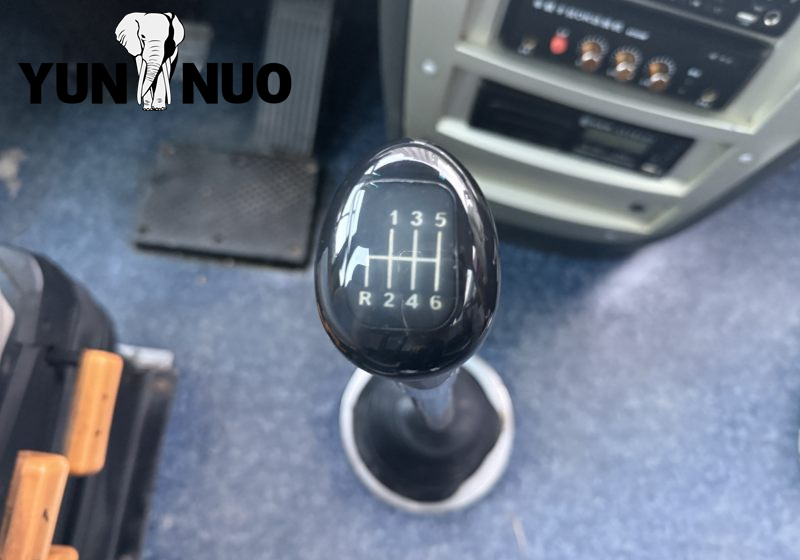 Yutong Used Bus 6127HA 14