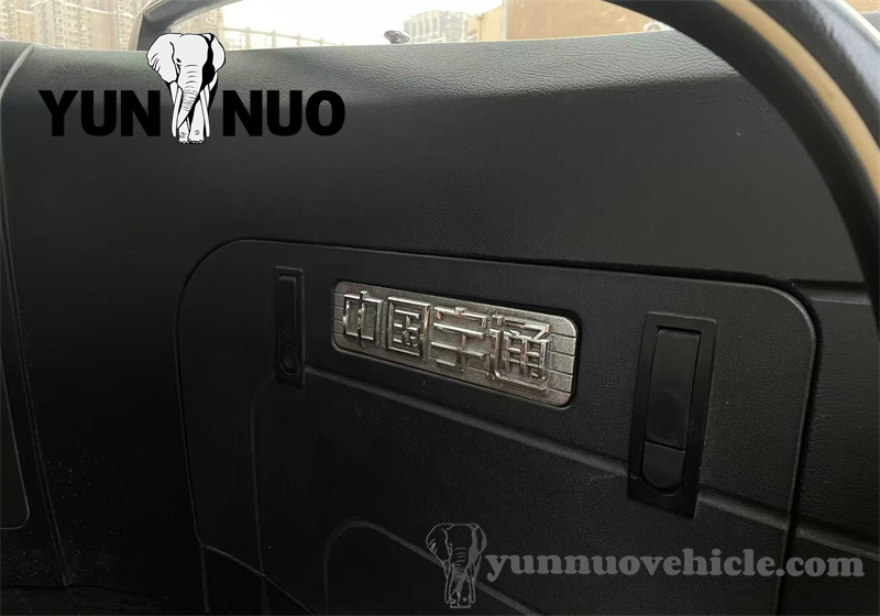 The second-hand Yutong bus customized for the Ivorian client is about to set sail副本