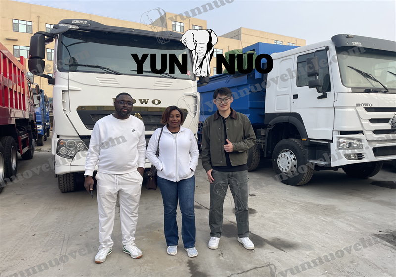 The customer from Côte d'Ivoire visited Shandong Yunnuo and purchased four used vehicles