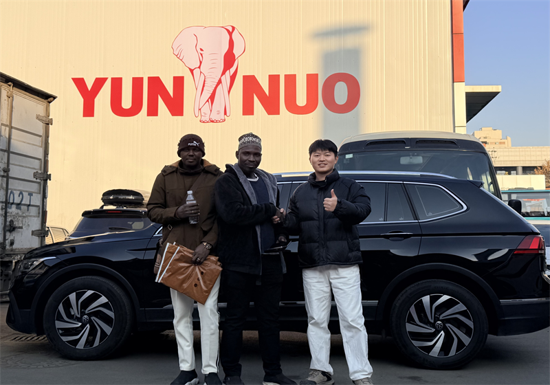 Malian clients visit Shandong Yunnuo to purchase Coaster buses