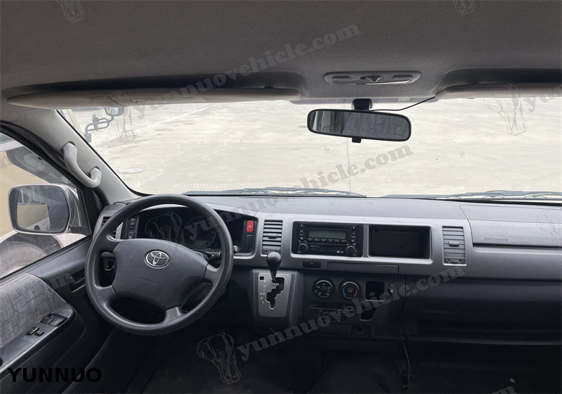 Model Toyota hiace (2TR)