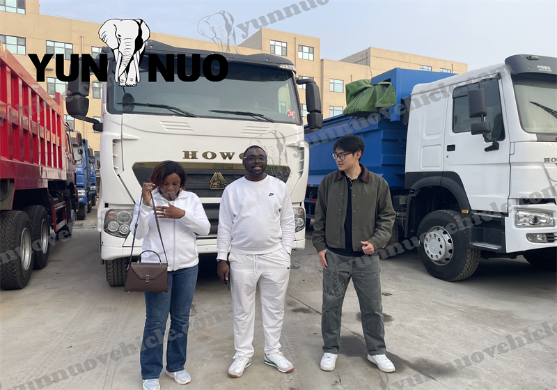 The customer from Côte d'Ivoire visited Shandong Yunnuo and purchased four used vehicles副本