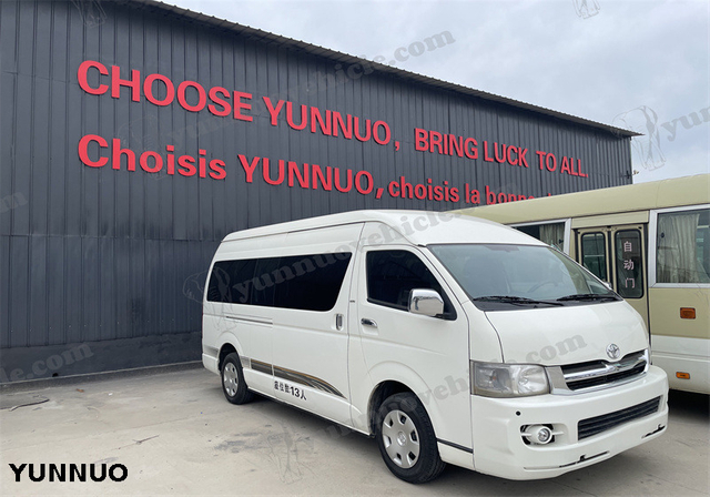 Model Toyota hiace (2TR)