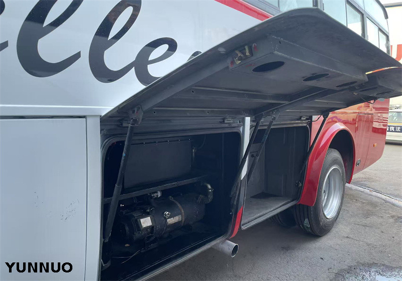 Yutong ZK6932D (Front Engine)