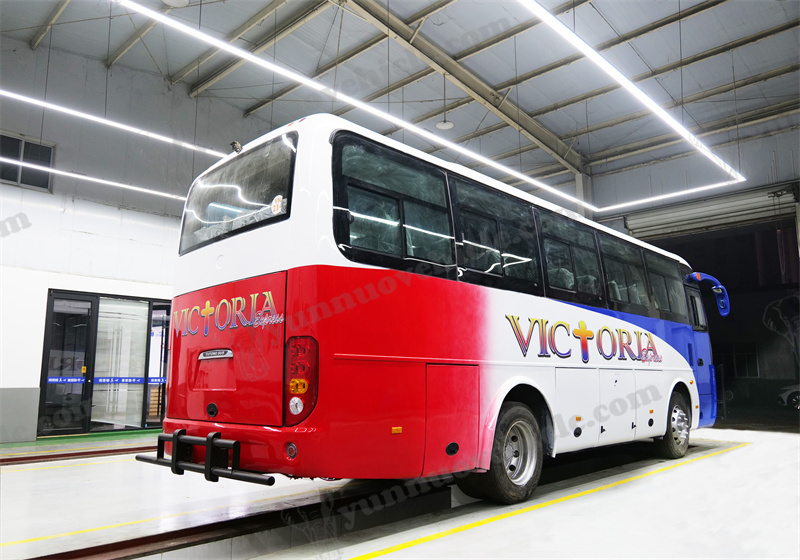 Tanzanian customer purchases Yutong bus model ZK6932