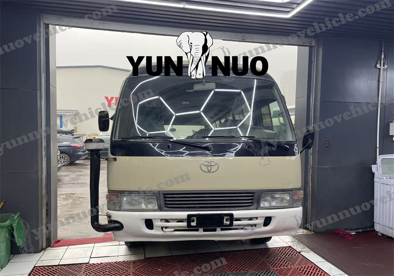 The Toyota Coaster bound for Ghana is about to set sail