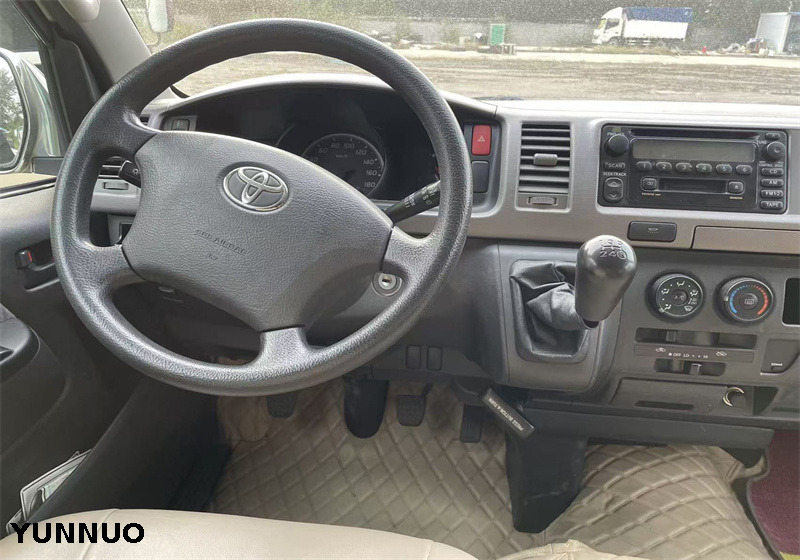 Toyota Hiace (2TR)