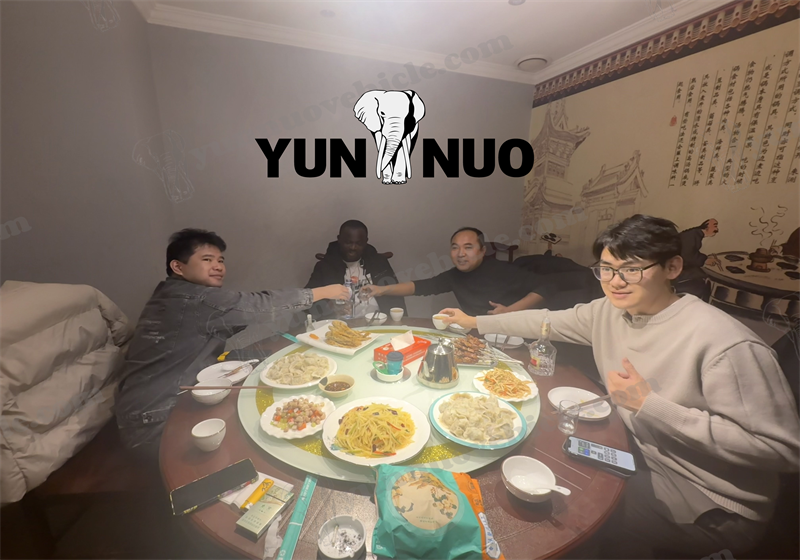 The Ghanaian client purchased four used Toyota Coaster vehicles from Shandong Yunnuo副本