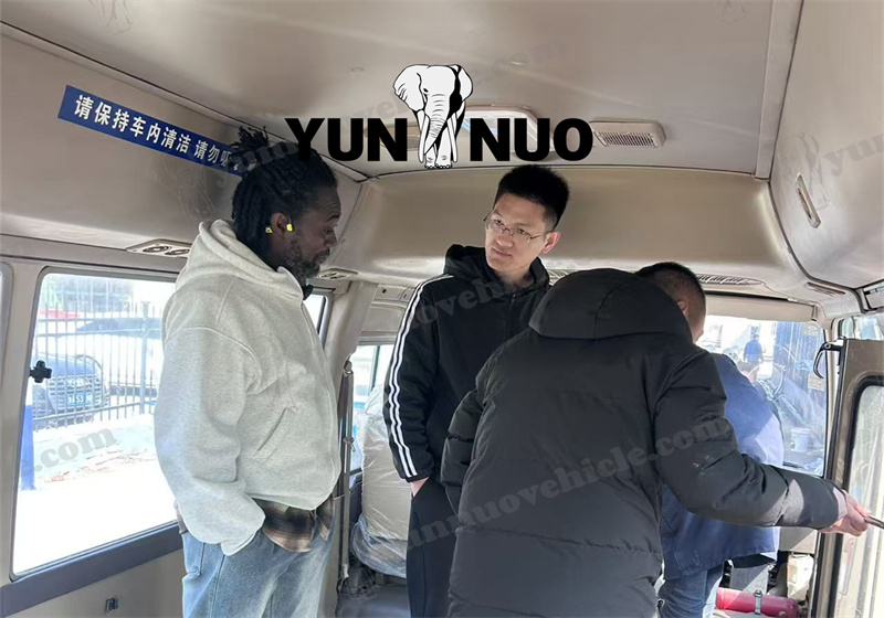 Ghanaian Customer Visits Yunnuo for Coaster Purchase副本