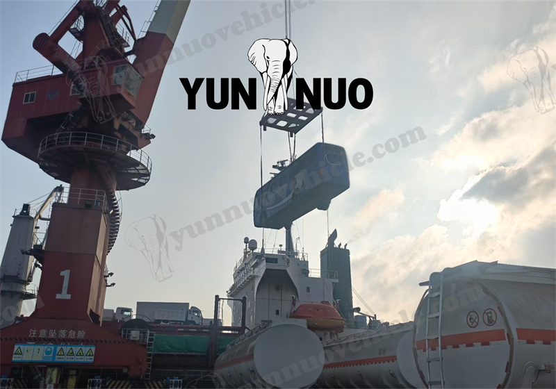 Custom Yutong Buses Ready for Shipment to Africa!副本.jpg