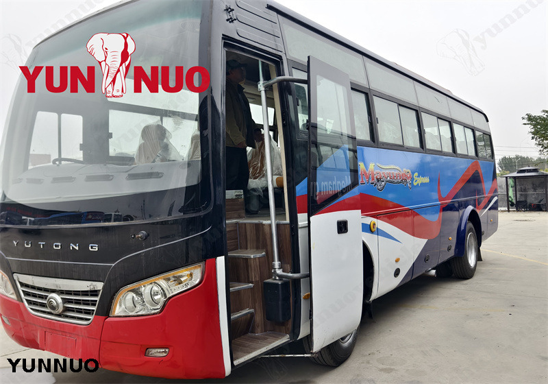 Used Yutong Bus 6932D Diesel Coach Bus