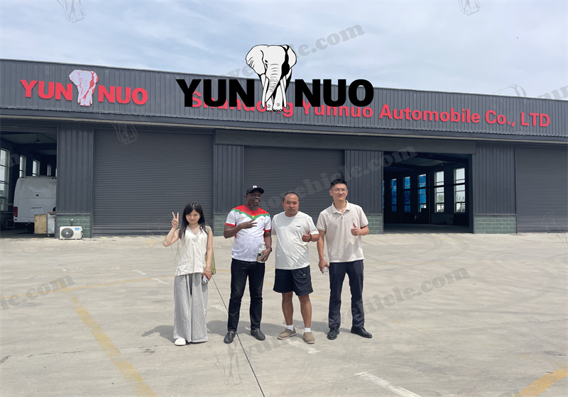 Customer from Burkina Faso visits Shandong Yunnuo副本1.png