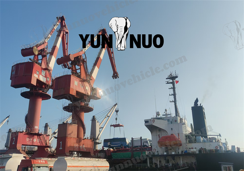 Custom Yutong Buses Ready for Shipment to Africa!副本.jpg